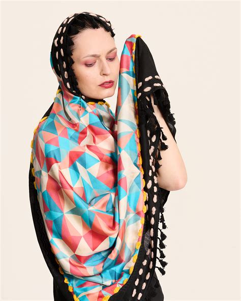 Black Keffiyeh Doubled With Silk Scarf Baby Caleido” Motive 5min