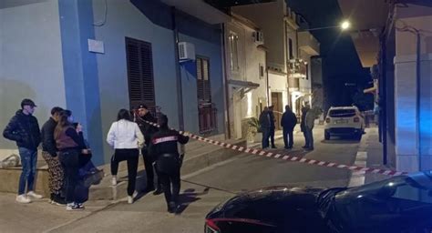 Sparatoria E Omicidio A Vittoria Ucciso Giovane Di Anni Caccia Al