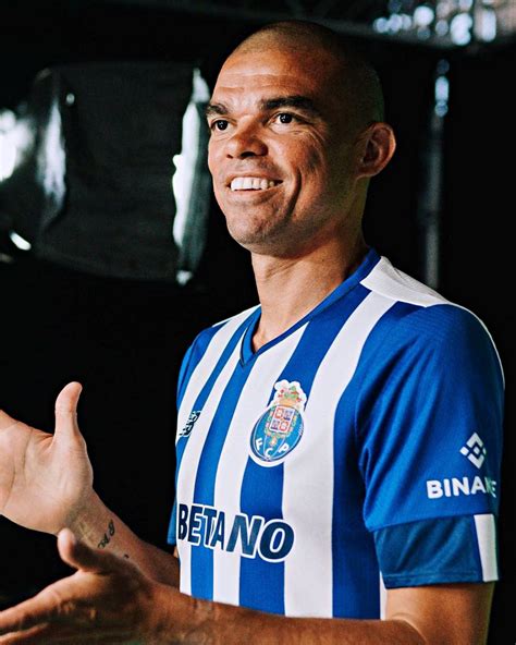 B On Twitter Oficial Pepe Renova Contrato O Porto Por Mais Uma