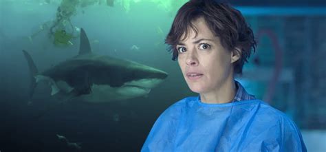 Sous La Seine Le Film De Requins Netflix S Offre Une Bande Annonce