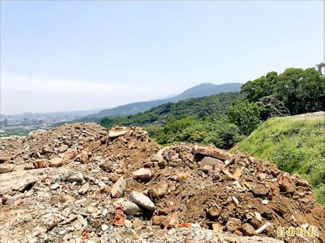 八里山區遭倒廢土 民憂滑落毀屋 地方 自由時報電子報