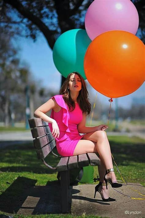 Pin De S P Webb En Ladies And Balloons Fotografía Mujeres Chicas