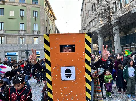 Carri E Maschere Colorano Il Carnevale Di Busto Arsizio VareseNews Foto