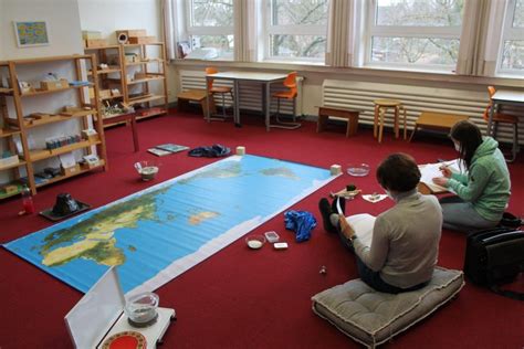 Kosmische Erz Hlungen In Der Montessori P Dagogik Montessori Campus