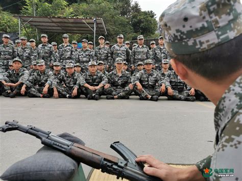 广西苍梧县人武部组织开展民兵实弹射击训练 中国军网