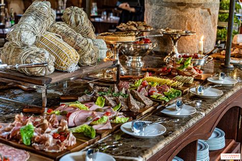 Le Brunch Exceptionnel Du R Fectoire Des Moines L Abbaye Des Vaux De