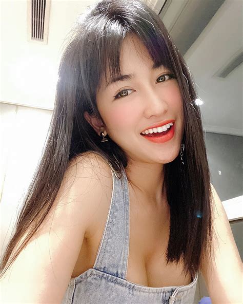 Mie so kè với Trang Moon nữ DJ hot của Rap Việt và King Of Rap Bạn theo team ai