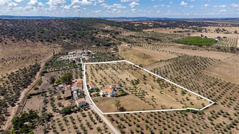 Quintas e casas rústicas Quinta T4 à venda em Santo Aleixo SUPERCASA