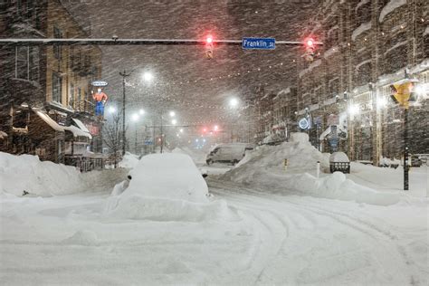 “世纪一遇”暴风雪吹袭 水牛城车内死亡人数增 国际 即时国际