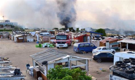 Rogo Al Campo Rom Di Foggia Due Fratellini Di E Anni Morti Nel Sonno