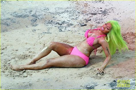 Nicki Minaj Pink Bikini For Starships Video Photo 2639056 Bikini