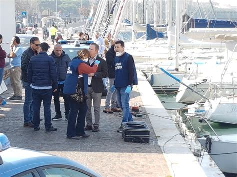 Rimini Un Cadavere Nella Valigia Al Porto