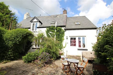 Bedroom Detached House For Sale In Brecon