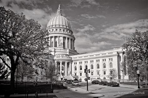 "Madison Wisconsin Capitol Building - USA" by Norman Repacholi | Redbubble