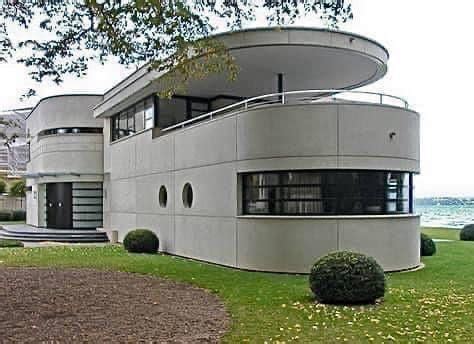 Streamline Moderne Architecture