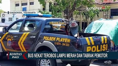 Detik Detik CCTV Rekam Bus Terobos Lampu Merah Dan Tabrak Pemotor Di