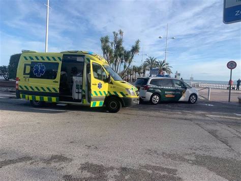 Herida Una Mujer Con La Oreja Semiamputada Tras Ser Arrastrada Por Una