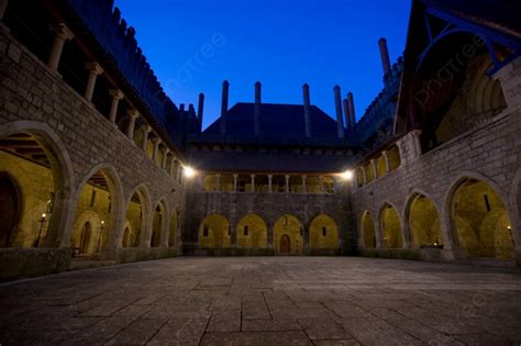 Vista Interior Del Palacio De Los Duques De Braganza Foto Fondos E