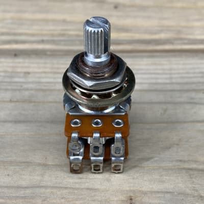 Alpha Blend Potentiometer With Center Detent K Ohm Reverb