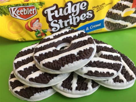 Review Keebler Dark Chocolate Mint Fudge Stripes Junk Banter
