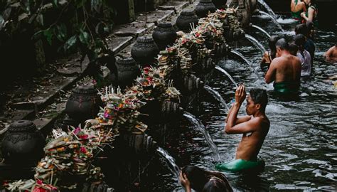 A Guide to Melukat Cleansing Ritual in Bali