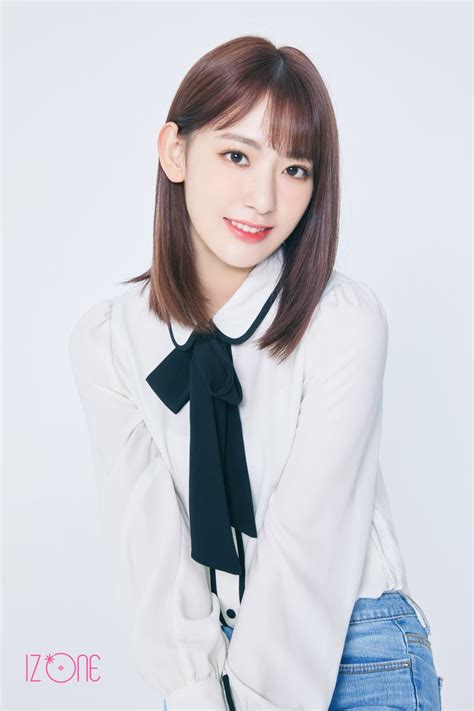 Update Izone Looks Stunning In New Profile Photo Soompi