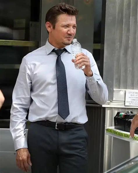 Jeremy Renner Mayor Of Kingstown S02 Shirt HLJ