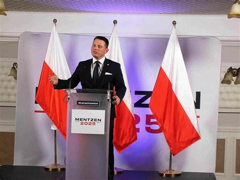 Sławomir Mentzen na spotkaniu w Starachowicach przy komplecie na