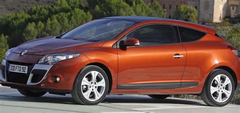 Renault Megane Coupe Photos and Specs. Photo: Renault Megane Coupe models and 21 perfect photos ...