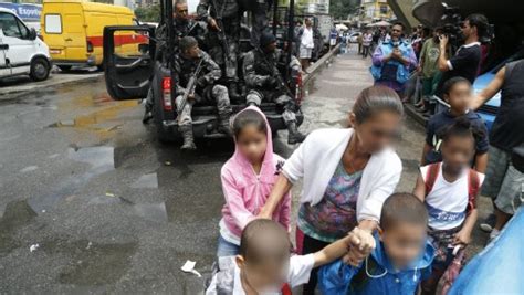 Tiroteio no final da manhã provoca pânico e correria na Rocinha Casos