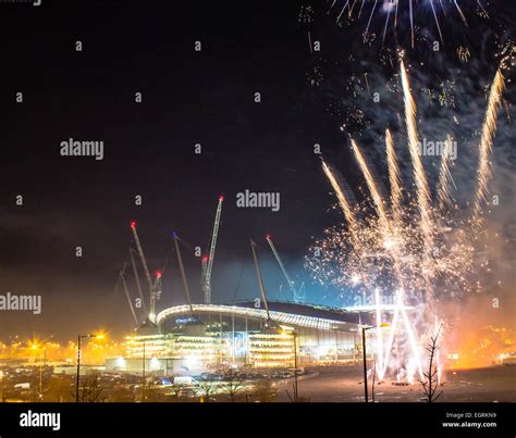 Etihad stadium night hi-res stock photography and images - Alamy