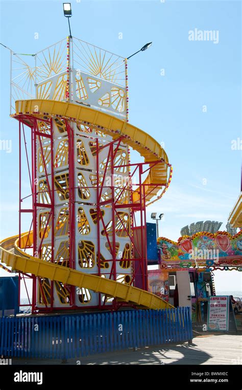 Helter skelter on north pier blackpool hi-res stock photography and ...