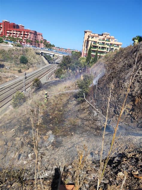 Cortada La Circulaci N De Trenes En Benalm Dena Por El Fuego Viva