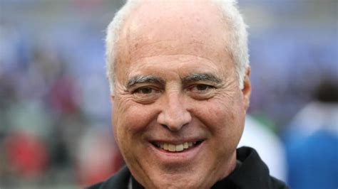 Eagles Owner Jeffrey Lurie Dances In Locker Room To Celebrate Win