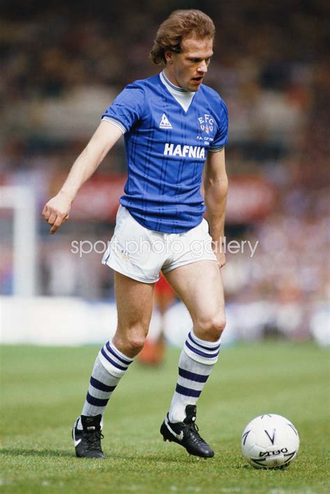 Andy Gray Everton V Watford Fa Cup Final 1984 Images Football Posters