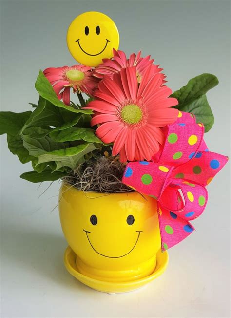 Smiley Face Flower Arrangement Yuri Bagwell