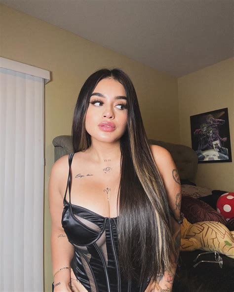 Marlene Benitez | Holi 😈 | Instagram