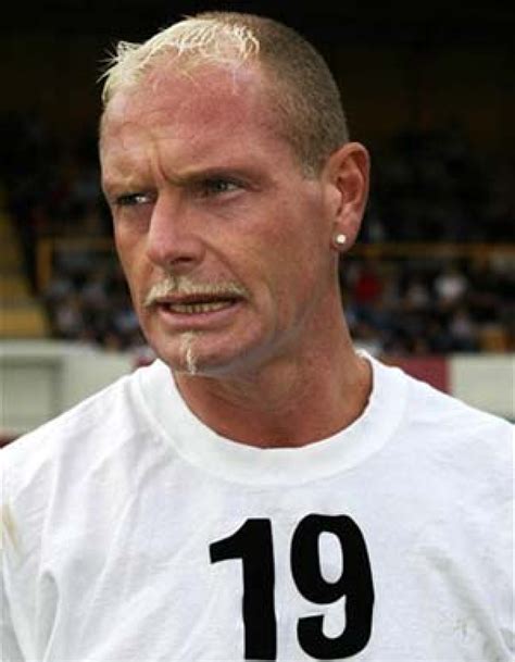 Fußball In England Der Beispiellose Absturz Des Paul Gascoigne