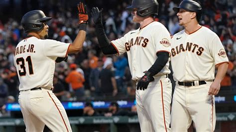 Wades 3 Run Homer Leads Giants To Fifth Straight Win