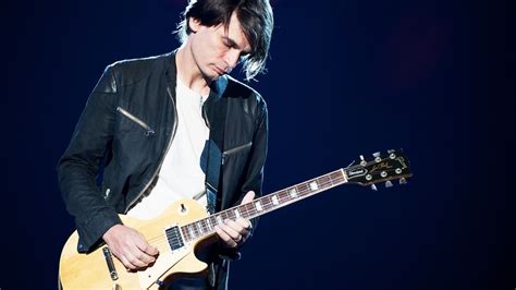 Radiohead Guitarist Jonny Greenwood: I Hate Guitar Solos | Ultimate Guitar