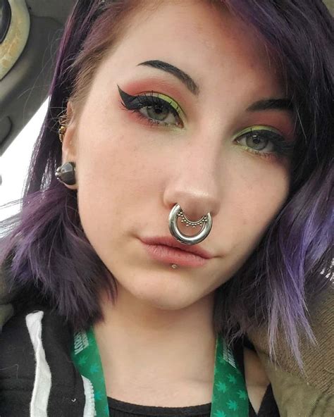 Women With Huge Septums Face Piercings Septum Piercing Girl Septum