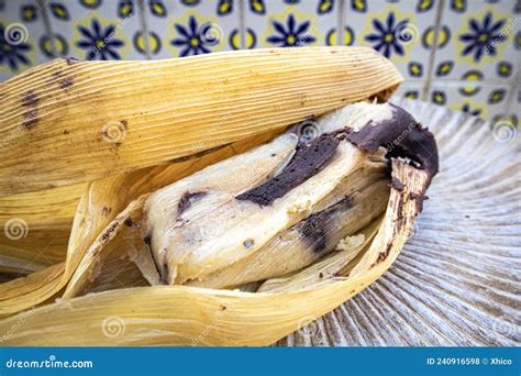 How To Eat Tamale