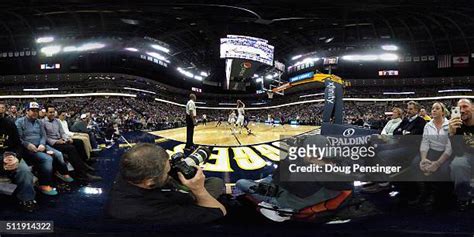 Action Courtside Photos And Premium High Res Pictures Getty Images