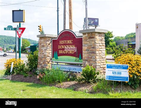 Welcome To Historic Downtown Bradford Hi Res Stock Photography And