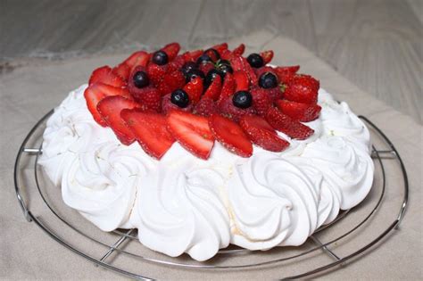 Après la pavlova aux fraises en version individuelle je vous présente