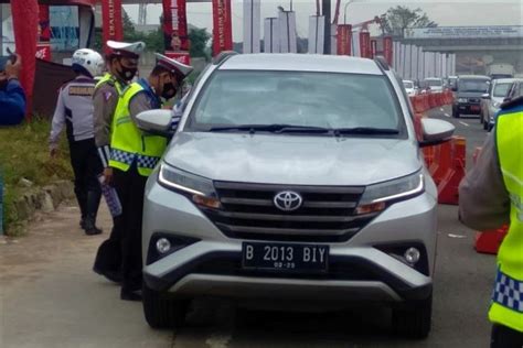 Akhir Pekan Ini Aturan Ganjil Genap Masih Berlaku Di Lima Gate Tol Di