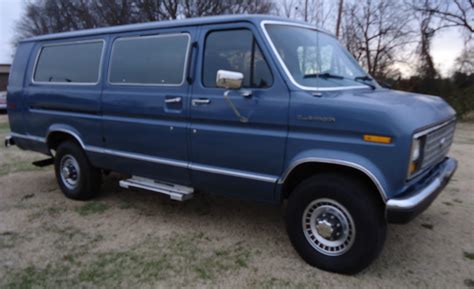 1988 FORD E 350 CLUB WAGON XLT ONE TON 15 PASSENGER EXTENDED VAN