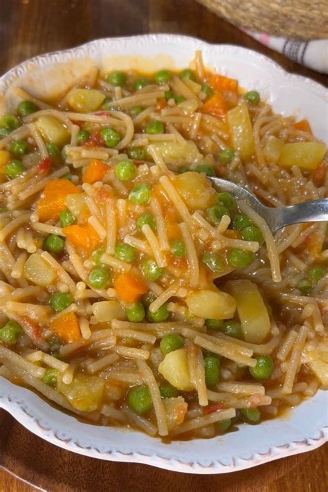 Pasta Con Cipolle E Pomodoro