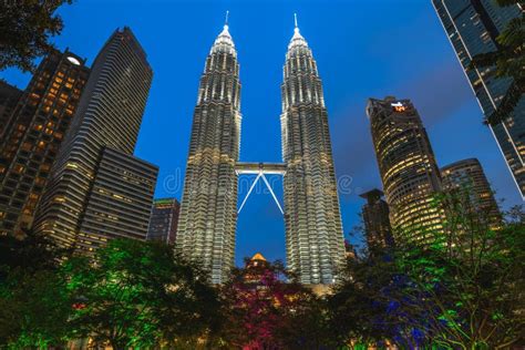 Petronas Twin Tours Les Immeubles Les Plus Hauts De Kuala Lumpur