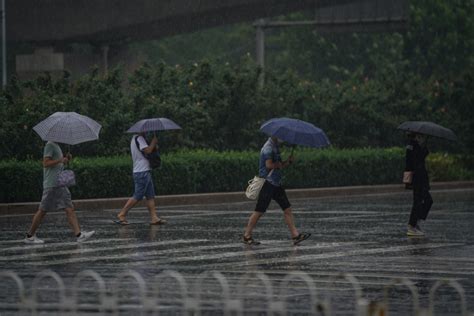 多地降雨量破历史极值，暴雨下一站去哪里？手机新浪网